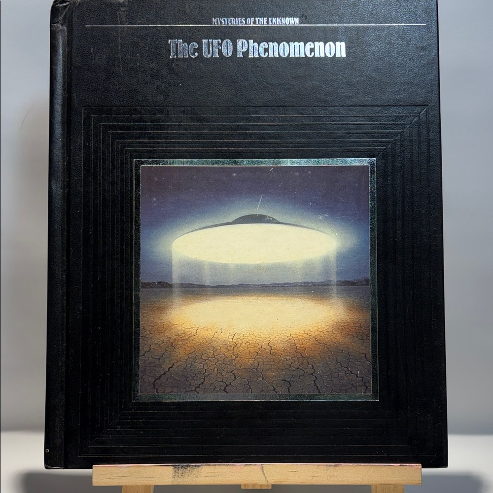 Mysteries of the unknown - The UFO Phenomenon. Part of a Time life book series.